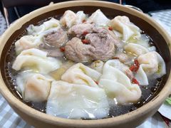 鸡汤小馄饨-阿金大白·上海菜馆(新天地店)