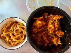 酱香鸡米粉馕馕对半-传说中的新疆炒米粉(汇品坊美食城店)