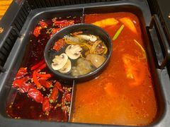 -老牌坊云南鱼豆花火锅(爱建店)