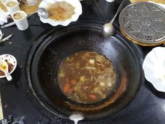 -粘豆包柴火铁锅炖