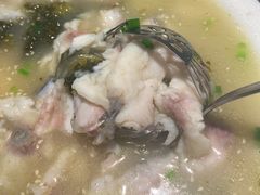 -严记小天府酸菜鱼(西四路店)