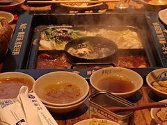 -老牌坊云南鱼豆花火锅(爱建店)