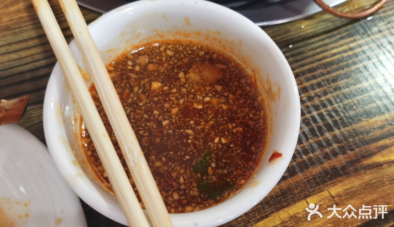 一个185大汉，饭量很大还得吃顶着了。合适大众口味