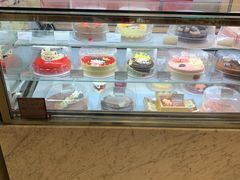 面包甜点陈列柜-哈根达斯(济南万象城店)