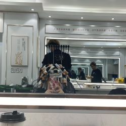 -镁连社·美联社