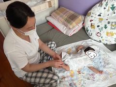 -乐禧母婴全自营月嫂(宝山店)