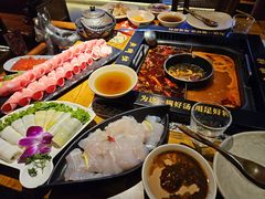 -老牌坊云南鱼豆花火锅(哈西万达店)