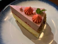 草莓巴斯克-斯比特花园西餐厅(东方商厦店)