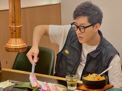 -臻牛烤肉