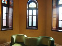 -Nathalie Djurberg与Hans Berg“牛皮纸包裹的月亮”-Prada荣宅当季展览