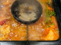 -老牌坊云南鱼豆花火锅(爱建店)