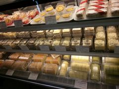 -红宝石·鲜奶小方·海派西点房(金杨店)