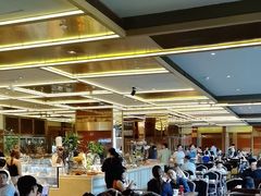 -大中华希尔顿酒店-念自助餐·嗨啤·小龙虾