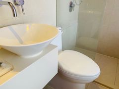 -卡罗酒店(东门晒布地铁站店)