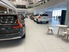 -杭州中沃沃尔沃4S店(滨江区店)