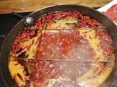 九宫格红锅-纸盐河码头火锅(十八梯店)