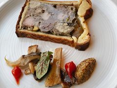 酥皮猪肉鹅肝批-福楼法餐厅FLO