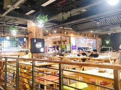 大堂-洪氏嗨捞·广东猪肚鸡·椰子鸡火锅(西咸万象城店)