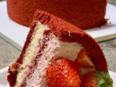 双重草莓芝心红丝绒蛋糕-派悦坊·甜品·蛋糕(日坛店)