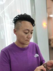 -艾美A·M Hair Salon