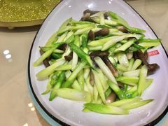 -乔家小院•本地小海鲜•非遗驴肉(万年泉路店)