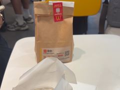 -麦当劳(上海虹桥站30B检票口楼上)