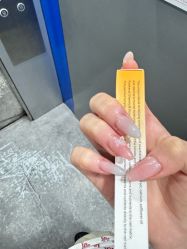 -小黑瓶美甲美睫