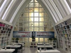 -钟书阁(松江泰晤士小镇店)