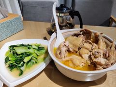 自养大公鸡-安吉胖嫂家