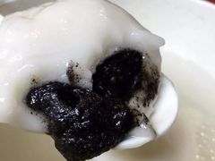 芝麻汤圆-七宝老街臭豆腐