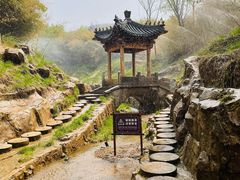 -雪山彩虹谷景区