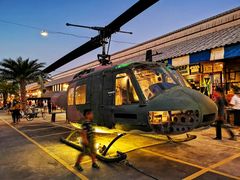 -席娜卡琳火车铁道夜市