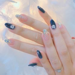 -七彩虹美甲美睫 半永久