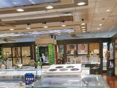 -黄益静眼镜行