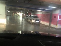 -上海喜玛拉雅酒店-停车场