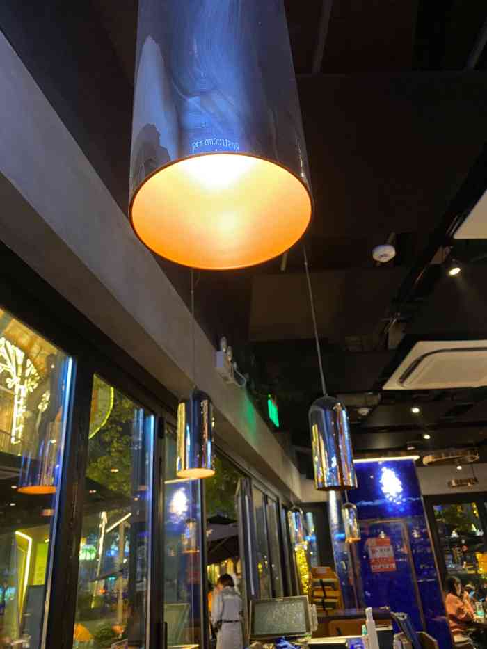 bluefrog蓝蛙(武汉天地店)-"位置:在武汉天地,停车场直接上来就可以看