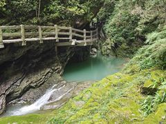 -龙水峡地缝景区