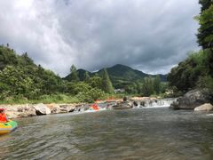 -罗田大别山峡谷漂流