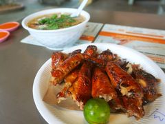 -东海岸人工湖美食村