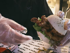 青咖喱菠萝烤鸡腿堡-shark burger·鲨鱼汉堡(交子大道店)
