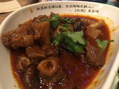牛腩-临界音乐酒馆·小龙虾·江湖菜(华熙LIVE·鱼洞店)