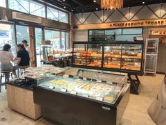 面包甜点陈列柜-皇冠幸福里动物奶油生日蛋糕(万达店)