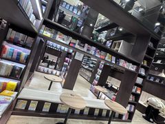-钟书阁(群光广场店)