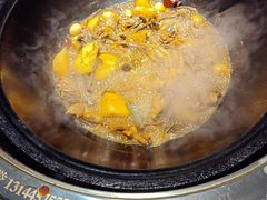 -锅老头海鲜铁锅炖
