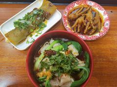 -爆炸头阿姨小四川正宗川味小吃(无任何分店)