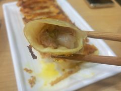 虾仁锅贴-众口斋锅贴(银泰城店)