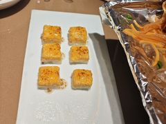-东口码头·烧鸽子·鱼头泡饼·地方菜(金鹰悦城店)