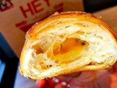 咸蛋黄流心可颂-肯德基(新地中央店)