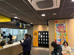 -麦当劳(轻轨曹杨路店)