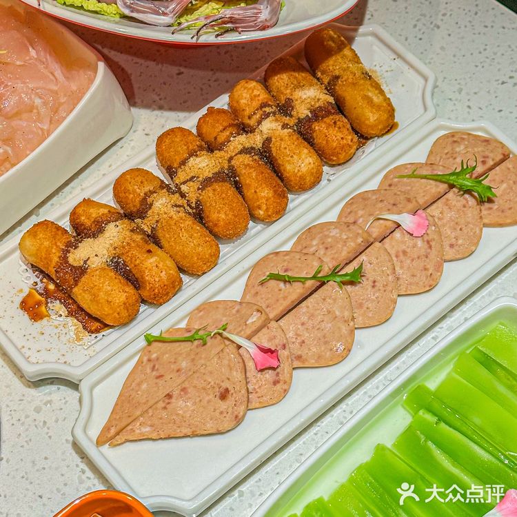 有生之年系列‼️在广州吃到了美蛙鱼头火锅